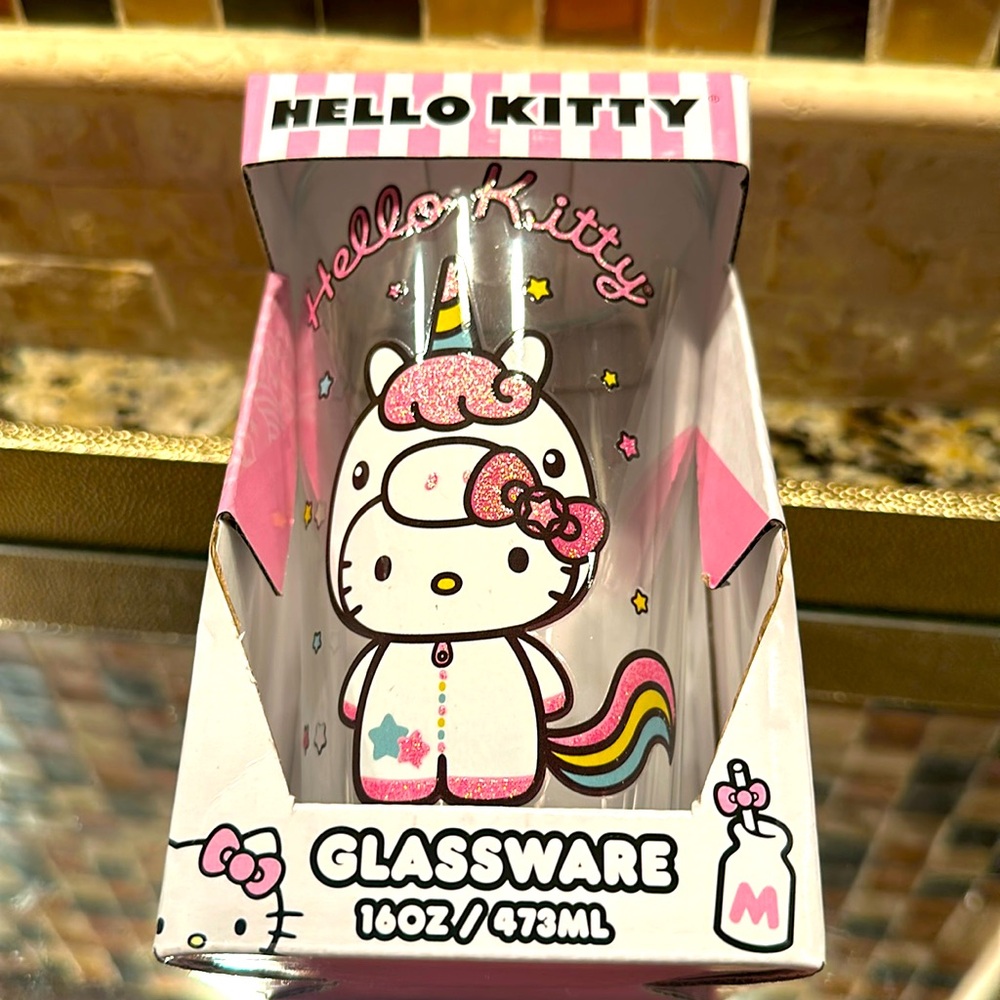 NWT Hello Kitty Glitter Unicorn Glass